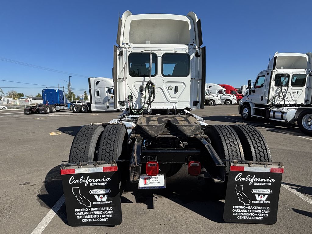 2018 Freightliner Cascadia — photo 4