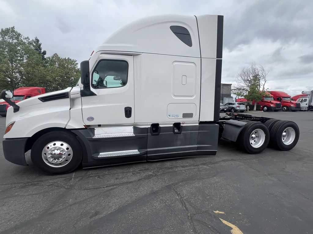 2022 Freightliner Cascadia in Sacramento, CA