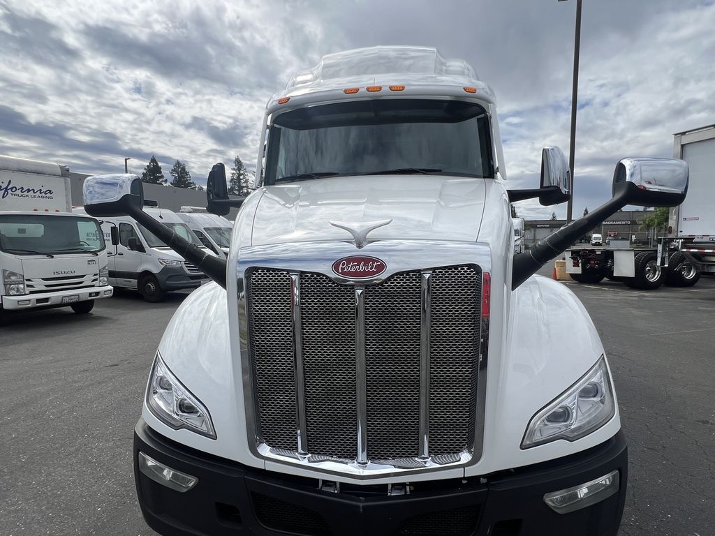 2023 Peterbilt 579 — photo 3