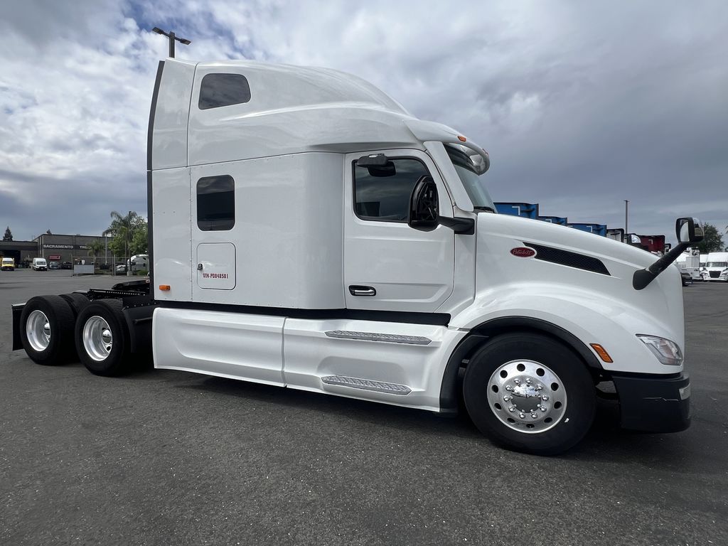 2023 Peterbilt 579 — photo 2