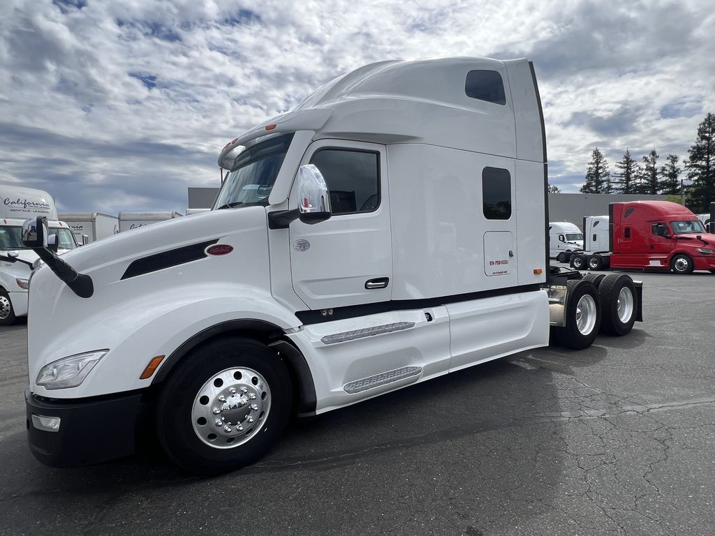 2023 Peterbilt 579