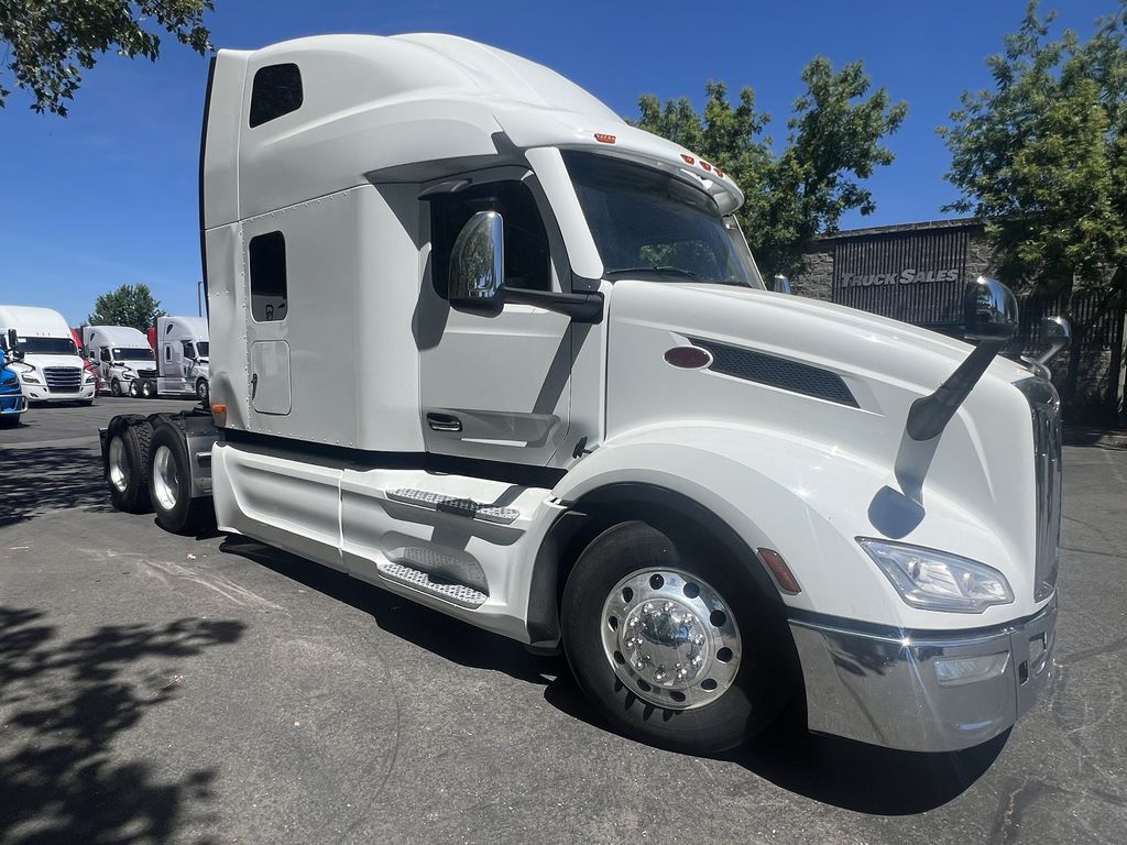 2023 Peterbilt 579 — photo 2