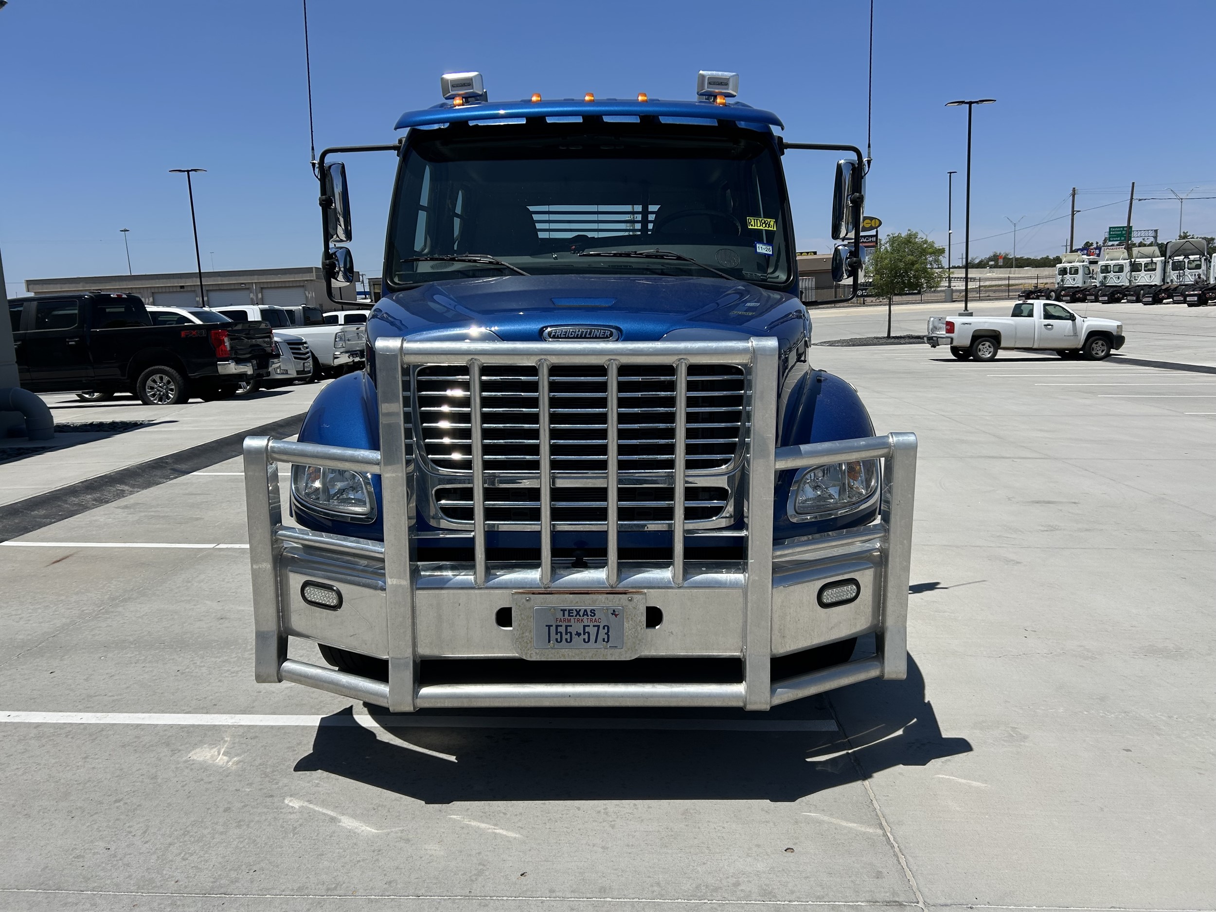 2017 Freightliner eM2 — photo 2