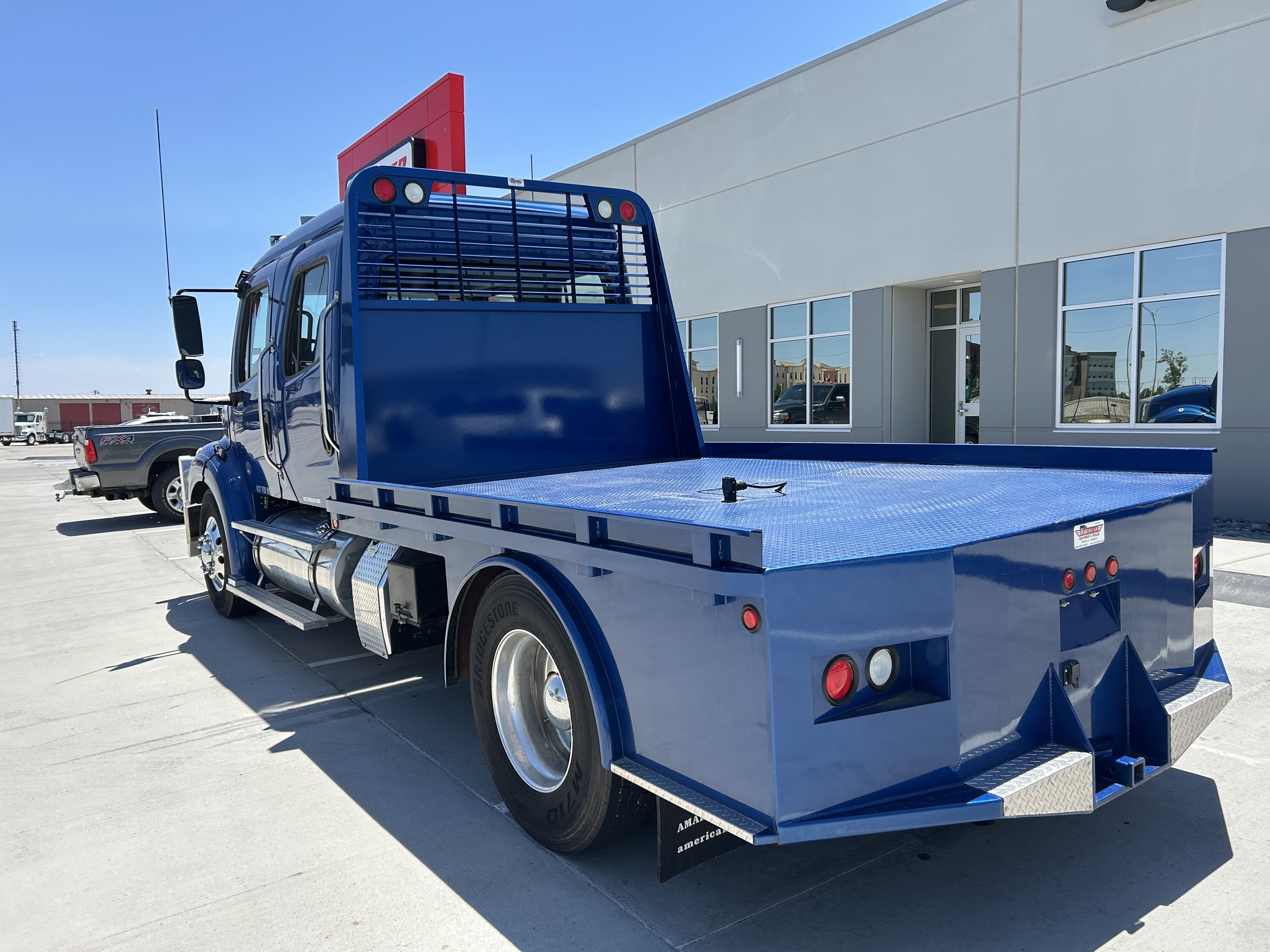 2017 Freightliner eM2 — photo 8