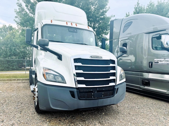 2020 Freightliner Cascadia 126" Day cab photo 4