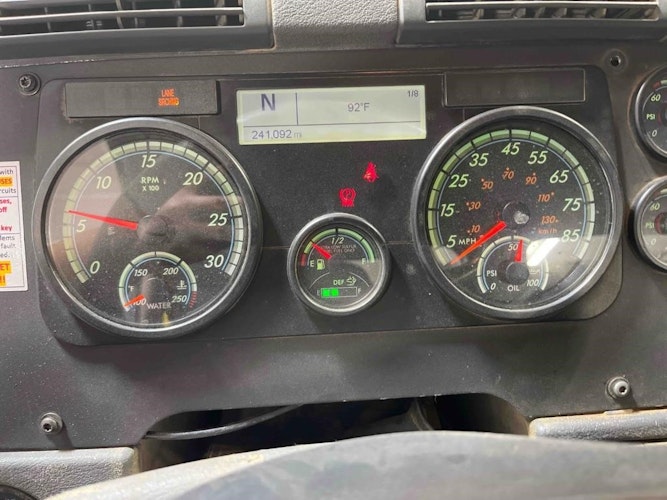 2020 Freightliner Cascadia 125" Sleeper Cab photo 3