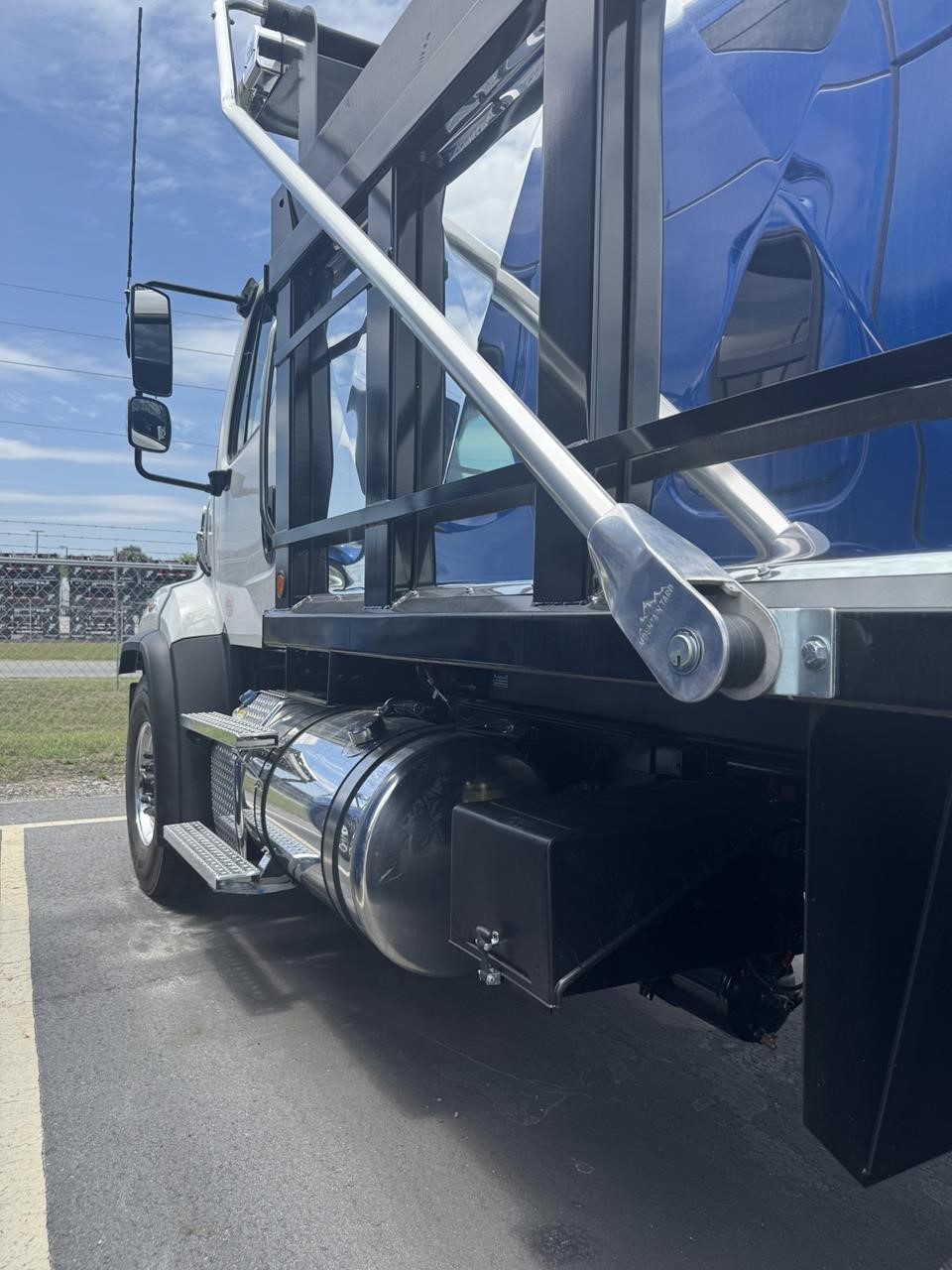 2026 Freightliner 114SD — photo 3