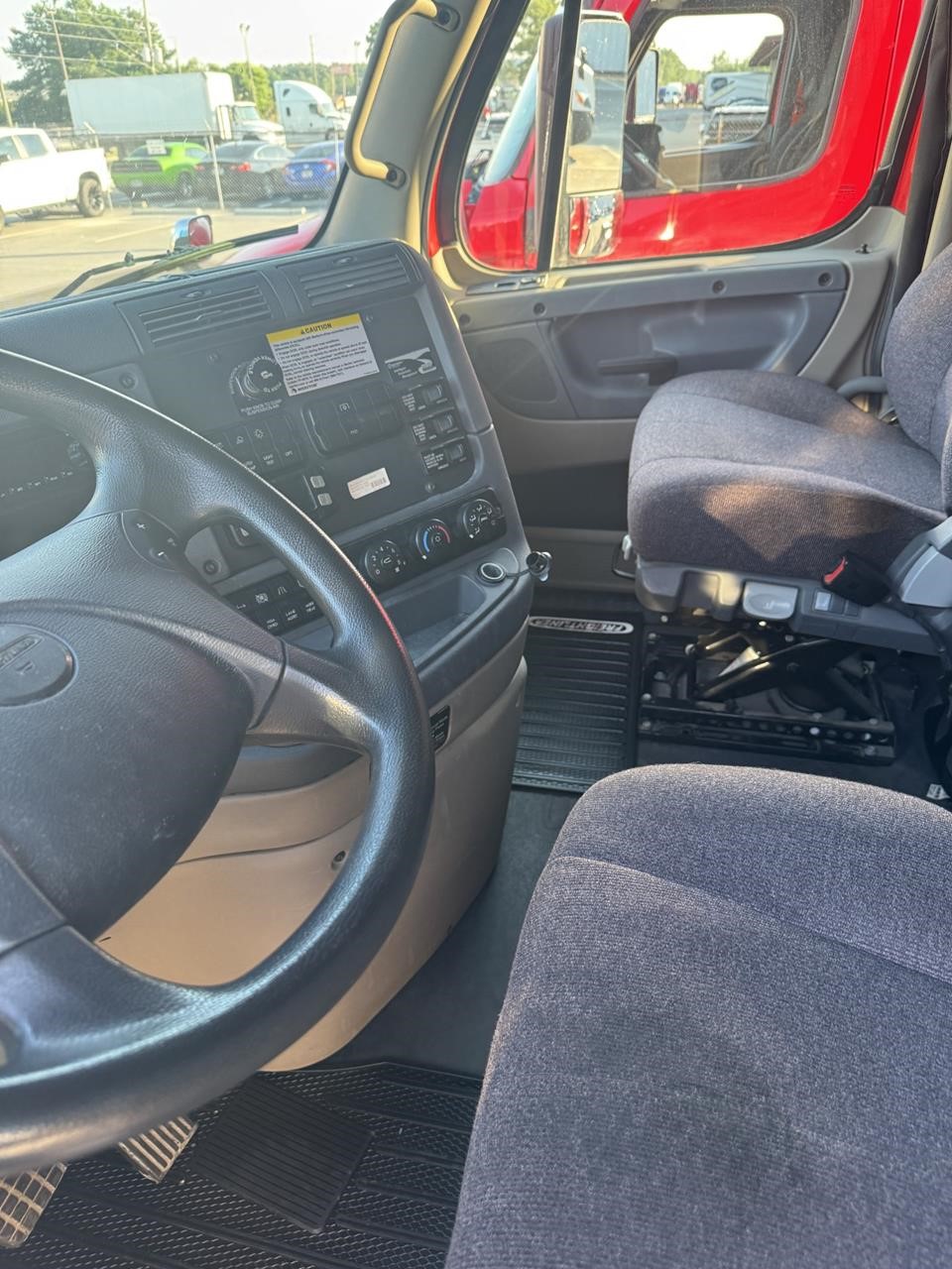 2019 Freightliner Cascadia — photo 4