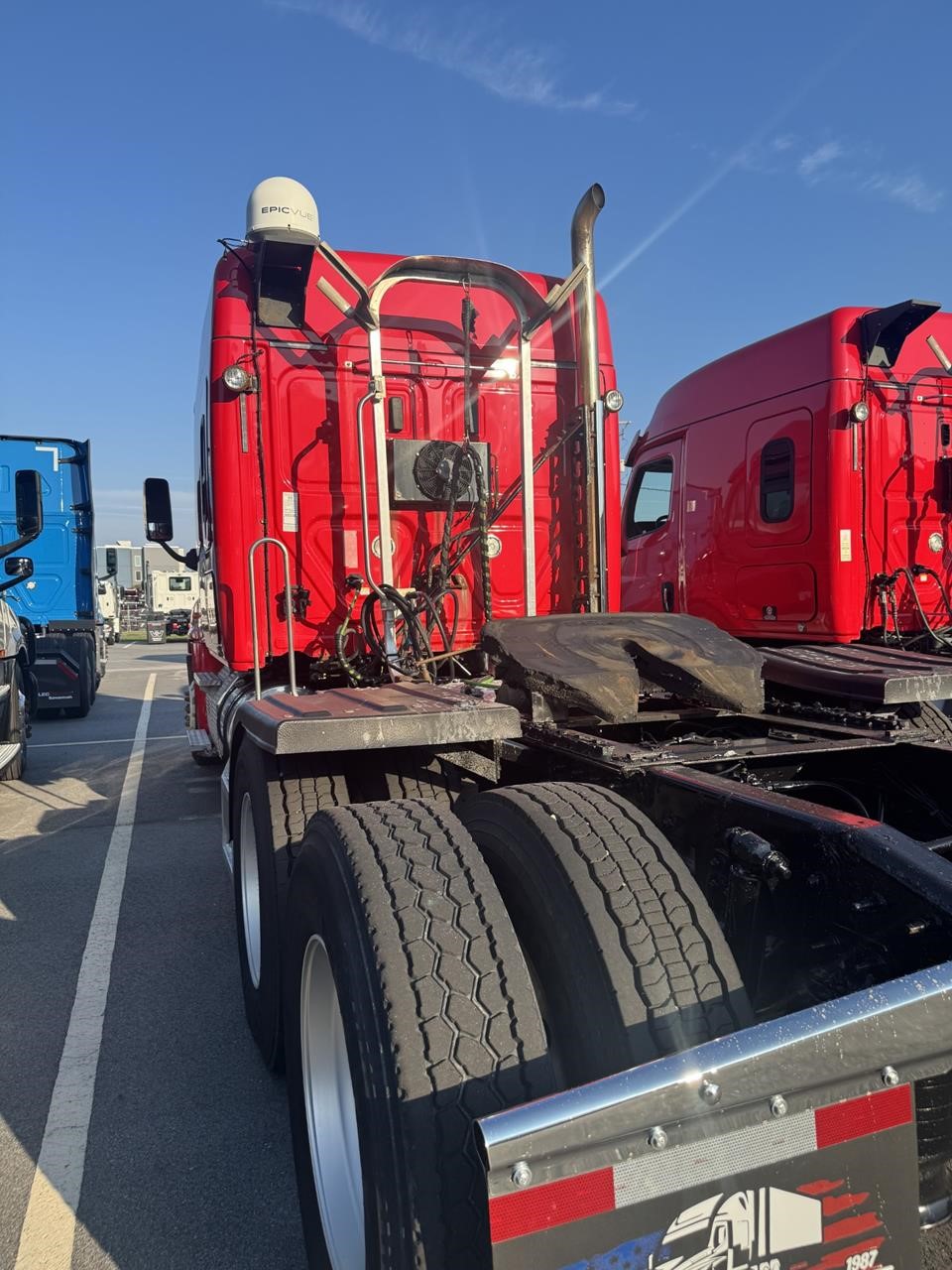 2019 Freightliner Cascadia — photo 3