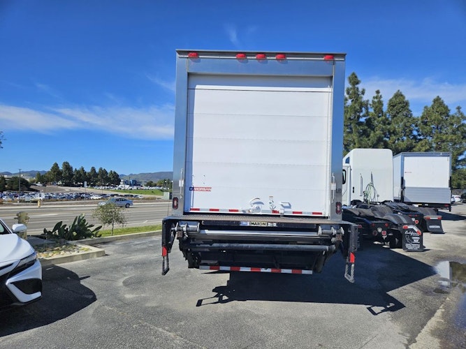 2017 Freightliner M2 106 Medium Duty photo 4
