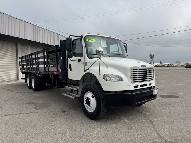 2022 Freightliner M2 106 Medium Duty photo 2