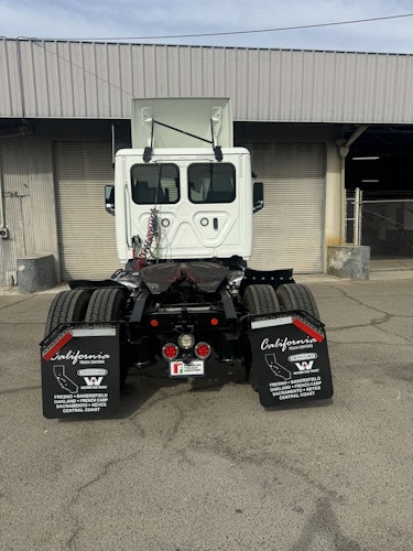2021 Freightliner Cascadia 116" Day cab photo 4