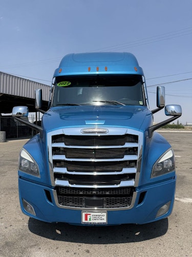 2022 Freightliner Cascadia 126" Sleeper Cab photo 3
