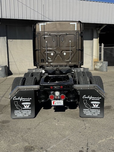 2023 Freightliner Cascadia 126" Sleeper Cab photo 4