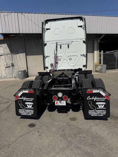 2023 Freightliner Cascadia 126" Sleeper Cab photo 4