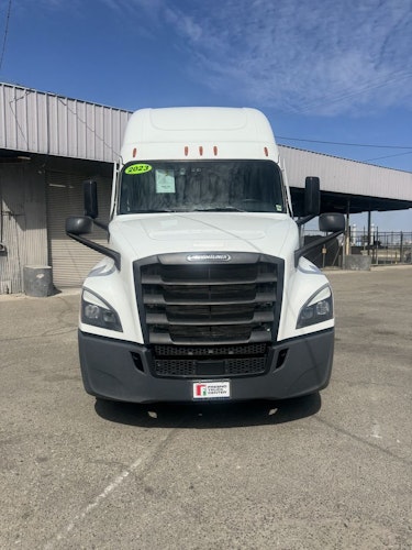 2023 Freightliner Cascadia 126" Sleeper Cab photo 3