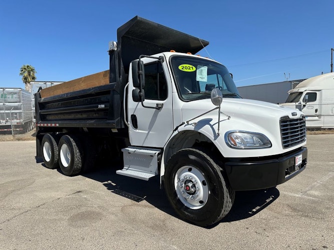2021 Freightliner M2 106 Medium Duty photo 2