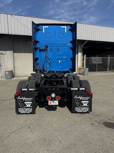 2024 Freightliner Cascadia 126" Sleeper Cab photo 4