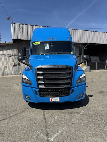 2024 Freightliner Cascadia 126" Sleeper Cab photo 3
