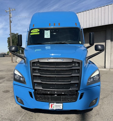 2024 Freightliner Cascadia 126" Sleeper Cab photo 3