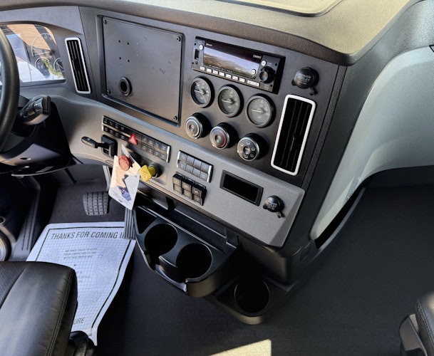 2024 Freightliner Cascadia 126" Sleeper Cab photo 4