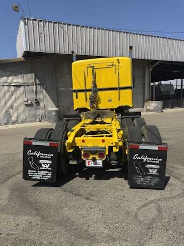 2020 Freightliner Coronado photo 4