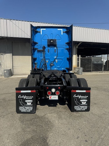 2022 Freightliner Cascadia 126" Sleeper Cab photo 4