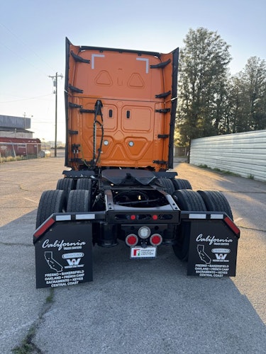 2024 Freightliner Cascadia 126" Sleeper Cab photo 3