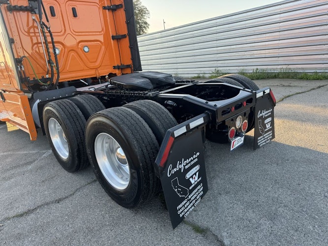 2024 Freightliner Cascadia 126" Sleeper Cab photo 4