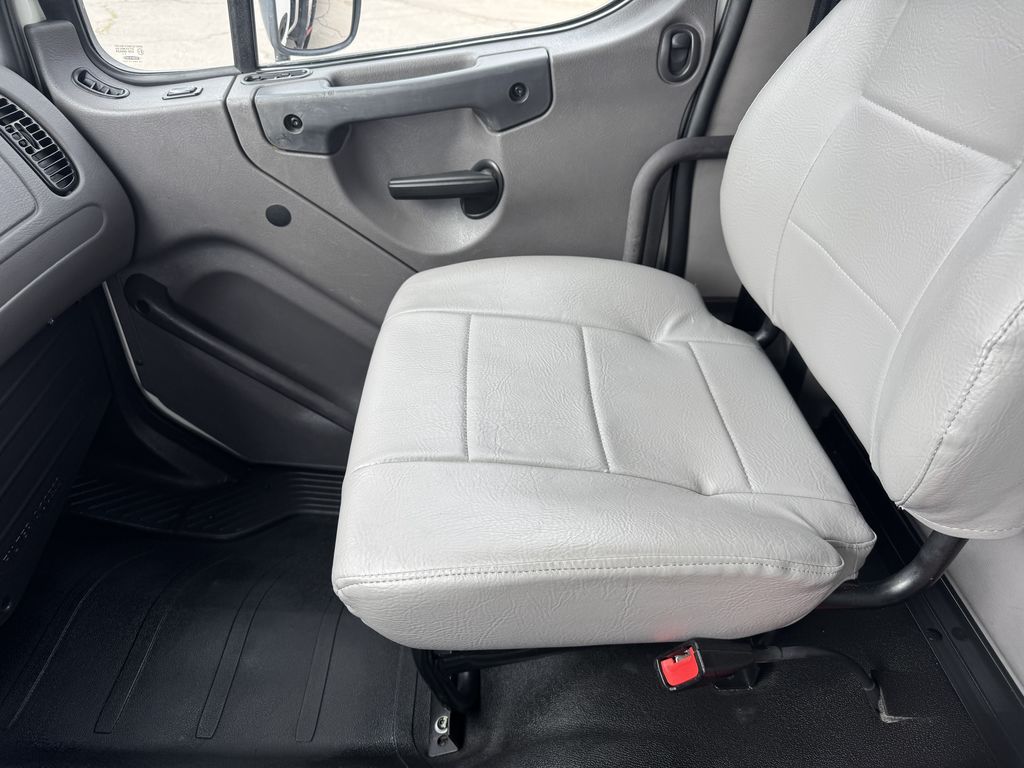 2022 Freightliner eM2 in Fresno, CA — photo 8