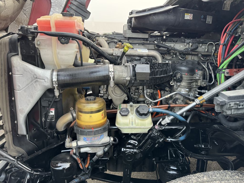 2018 Freightliner Cascadia — photo 7
