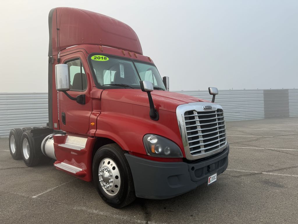 2018 Freightliner Cascadia — photo 2
