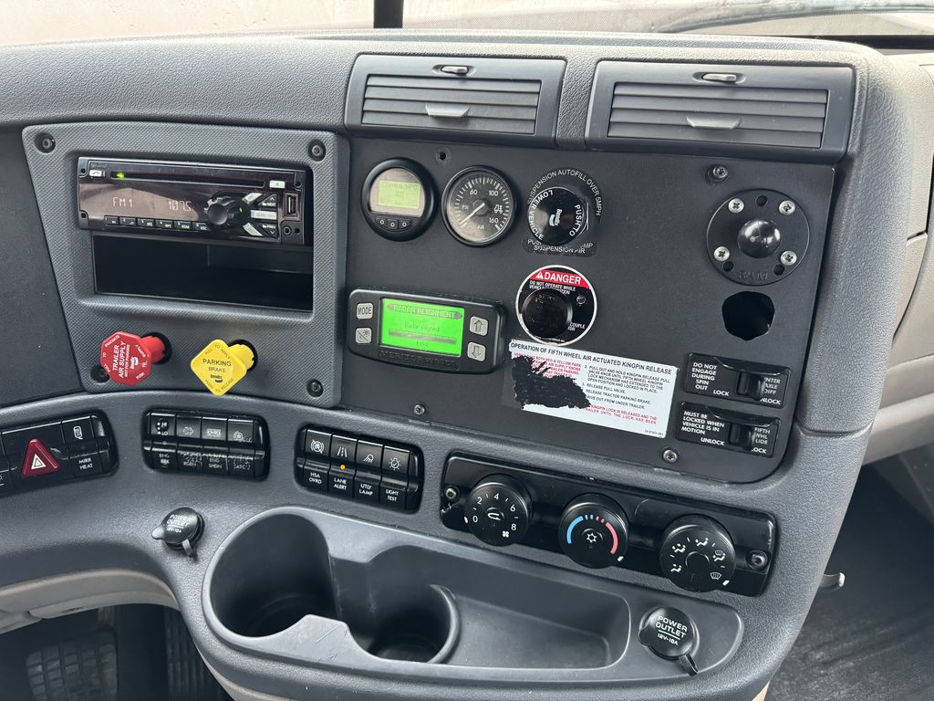 2018 Freightliner Cascadia — photo 5