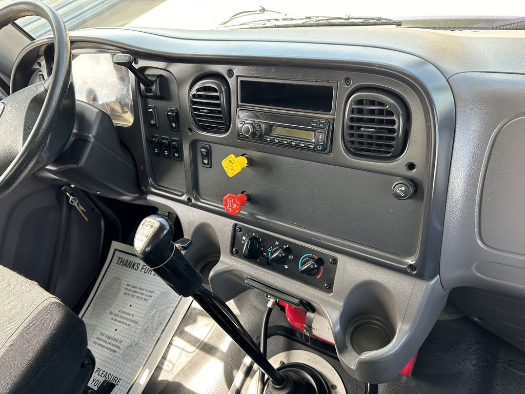 2017 Freightliner eM2 in Fresno, CA — photo 4
