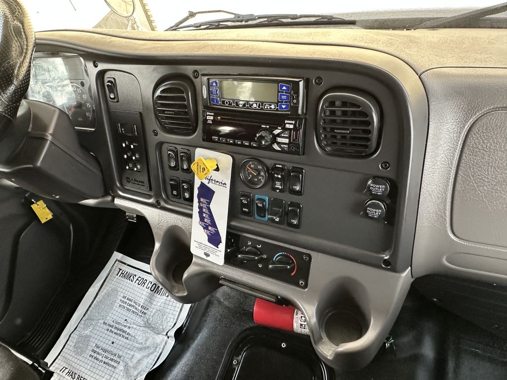 2020 Freightliner eM2 in Fresno, CA — photo 5