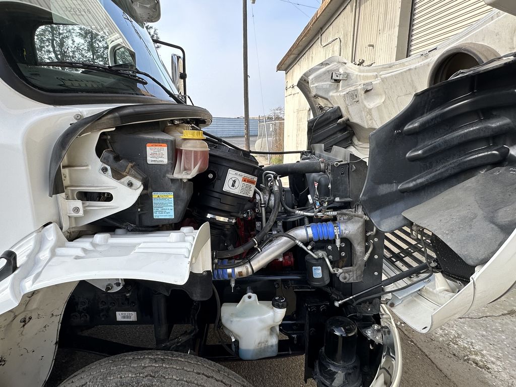 2020 Freightliner eM2 in Fresno, CA — photo 6