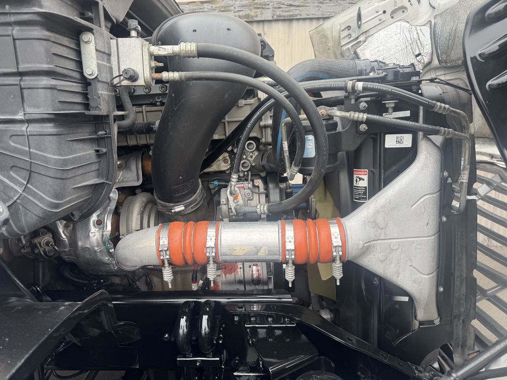 2018 Freightliner Cascadia in Fresno, CA — photo 6