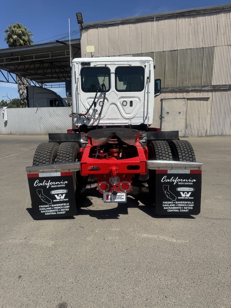 2019 Freightliner Cascadia — photo 4