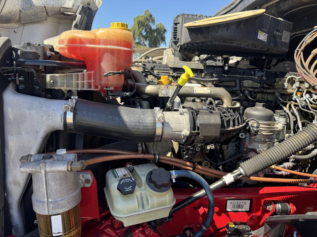 2019 Freightliner Cascadia — photo 6