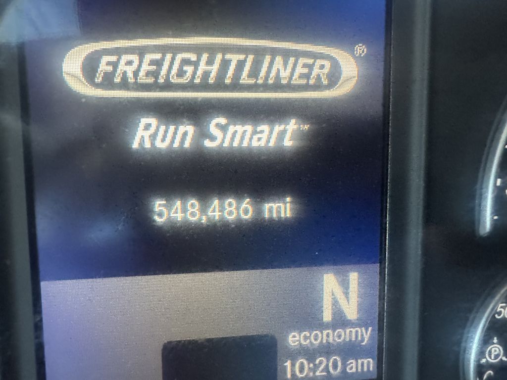2019 Freightliner Cascadia — photo 8