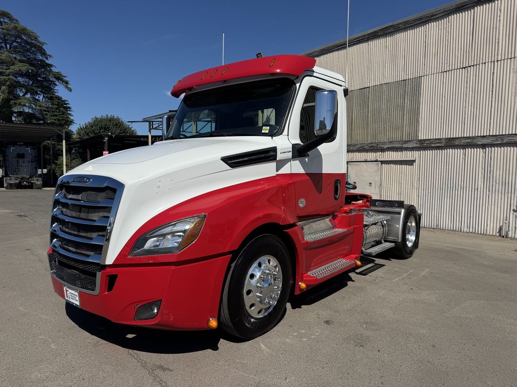 2019 Freightliner Cascadia — photo 2