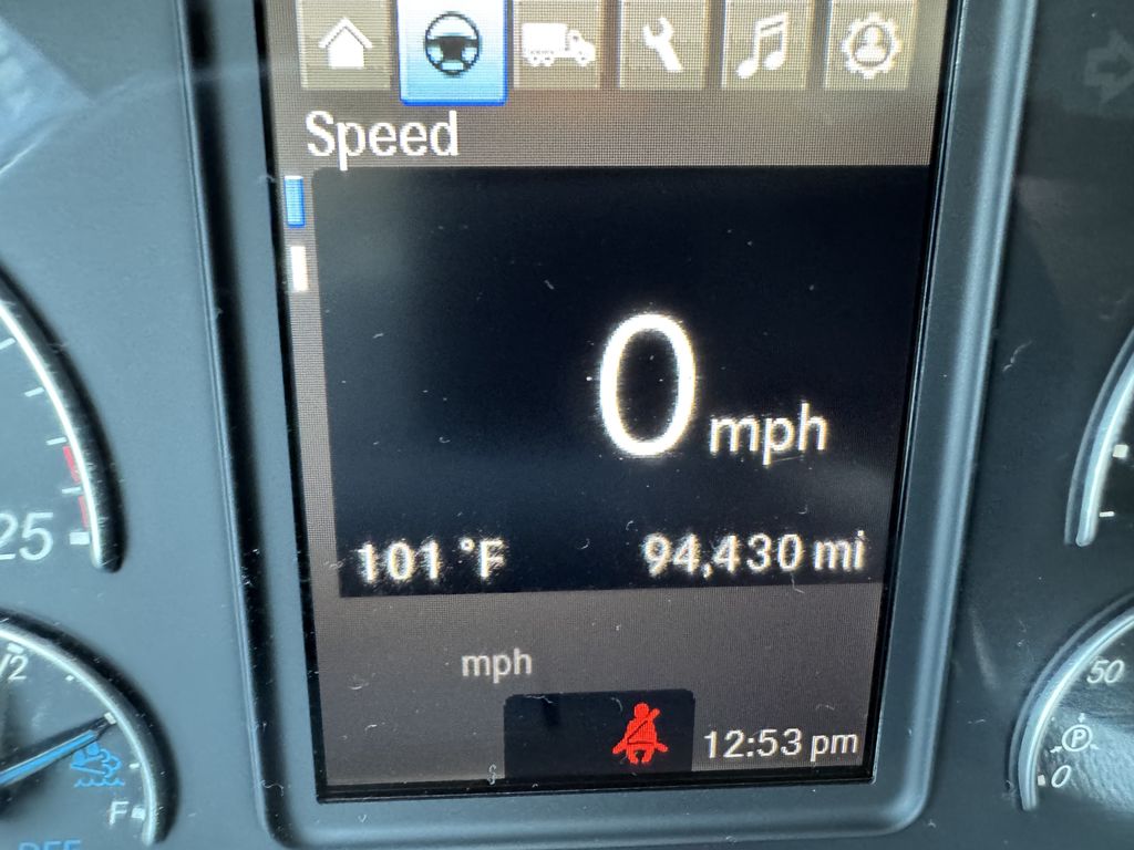 2025 Freightliner Cascadia — photo 7