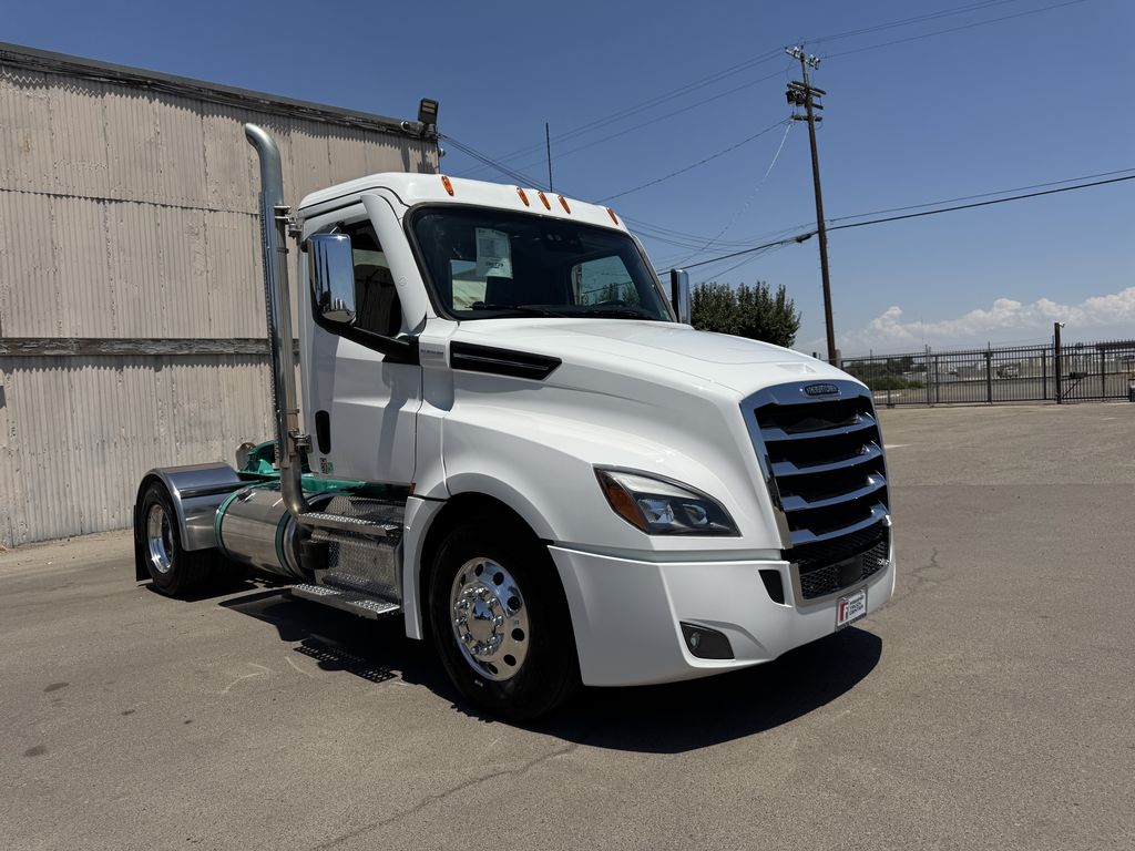 2025 Freightliner Cascadia