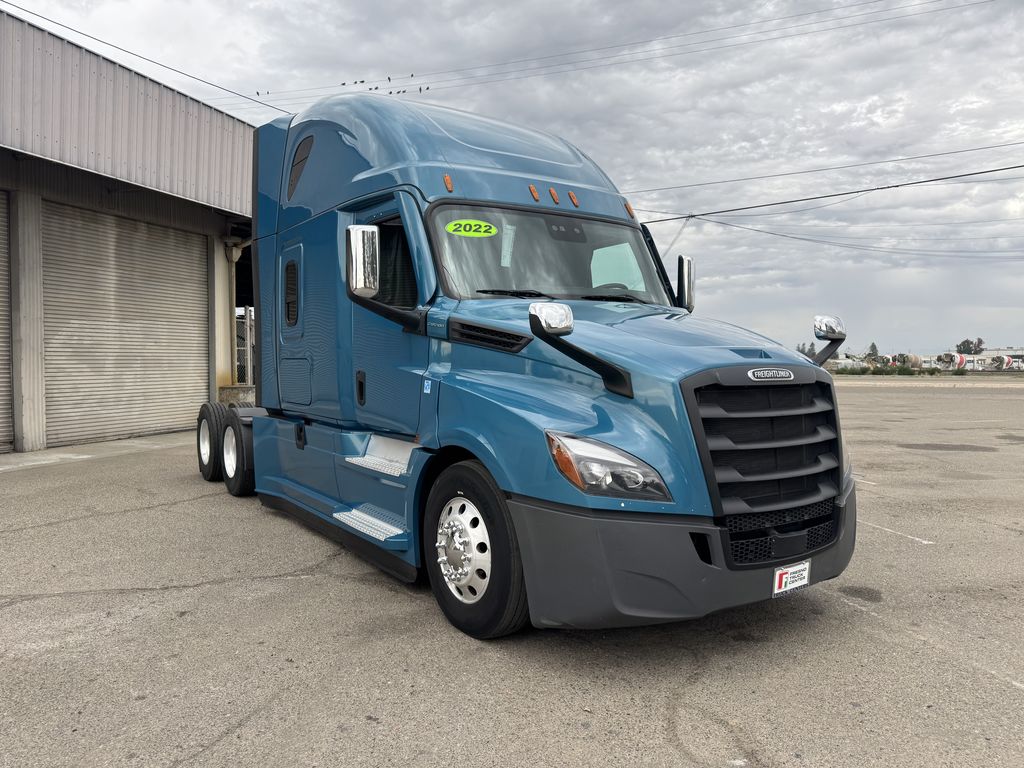 2022 Freightliner Cascadia in Fresno, CA