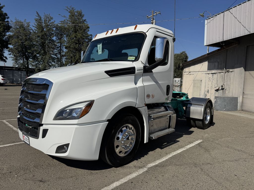 2025 Freightliner Cascadia