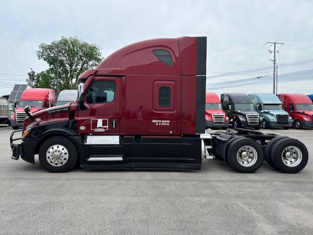 2023 Freightliner Cascadia in Nashville, TN — photo 3