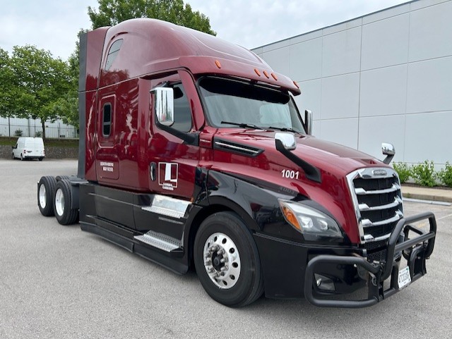2023 Freightliner Cascadia in Nashville, TN — photo 2