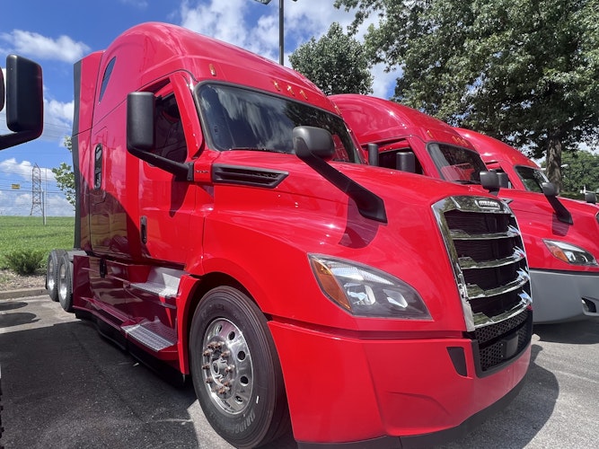 2021 Freightliner Cascadia 126" Sleeper Cab photo 3