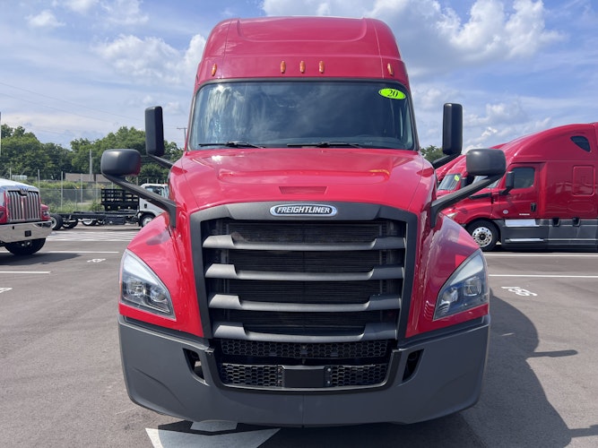 2020 Freightliner Cascadia 126" Sleeper Cab photo 2