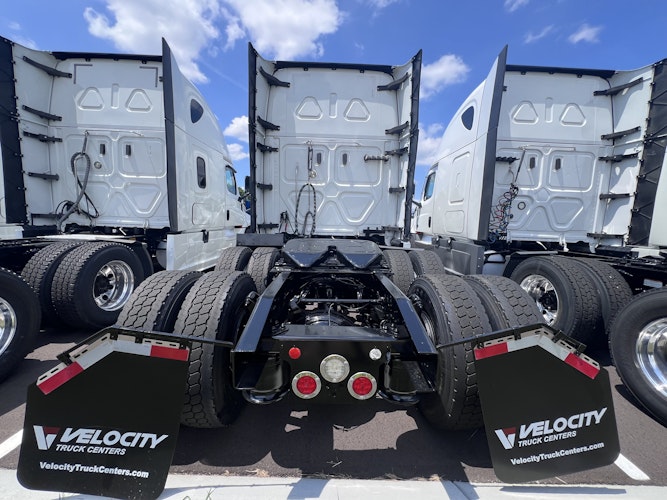 2021 Freightliner Cascadia 126" Sleeper Cab photo 4